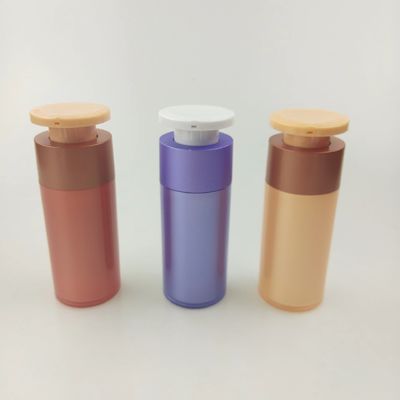 Lila Kunststoff Kosmetik-Spenderflasche mit weißer Druckpumpe