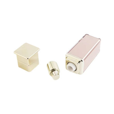Luxuriöse pinke Acryl-Lotionpumpe mit goldenem Verschluss, auslaufsichere Kosmetikpumpe für Hautpflegeverpackungen