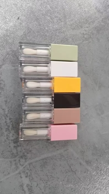 5 ml Lipgloss Tube Gradient Lipgloss Leere Röhren Custom Logo Schwarzer Behälter mit Pinsel