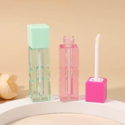 Custom 3.5g 5g Leere Lippen Lippenstiftröhre mit Gummidicht Schraubverschluss Kunststoff Lippenbalsamröhre für Kosmetikbehälter Verpackung