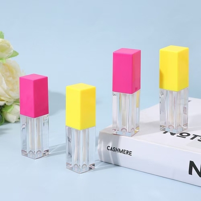 Schöne Zeichentrickbilder Lippenbalsam Neuer Stil Leerer Behälter Custom Logo Kosmetik Make-up Lippenstift Gehäuse Verpackung Röhren