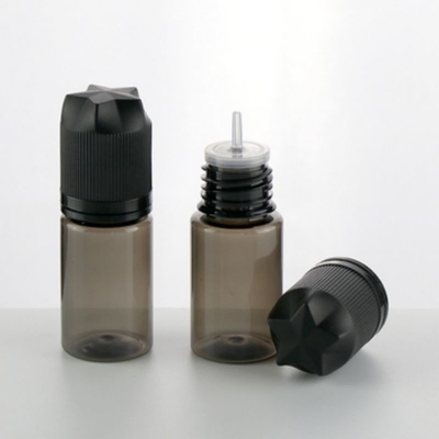 Flasche mit schwarzem Rauch, Flasche mit Öl, Flasche mit Kunststoff