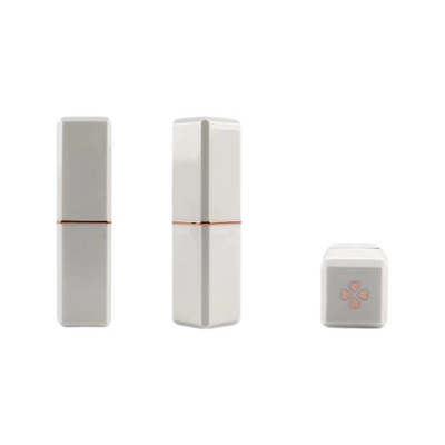 Lippenstiftröhre mit Gummi-Siegel-Schraube Kunststoff-Lippenbalsam-Röhre für Kosmetikbehälter