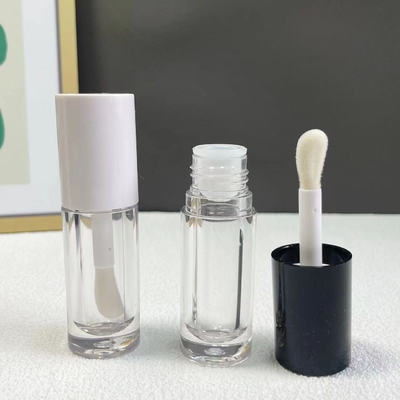 Funktion Lippenstift Verpackung in metallischem Quadrat Kosmetik mit Schrägfaden und Zauberstab