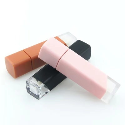 Drehen Lippenstift Stick Lippenmaske Lippenbalsam Flasche Kunststoff