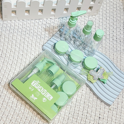 7 Stück Reisegröße Toilettenartikel Set persönliche Flasche Schraubkappe tragbare Plastikspray