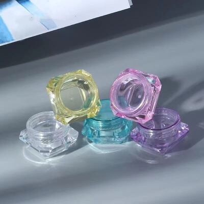 Tragbarer Reise-Skit PS Material 3g 5g Transparenter Cremetiegel mit mehreren Farboptionen, unterstützt Farbsiebdruck, kundenspezifisch für Hautpflegeverpackungen