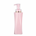 Kosmetisches rosa Plastikshampoo füllt das quadratischer Körper-Lotions-Verpacken ab