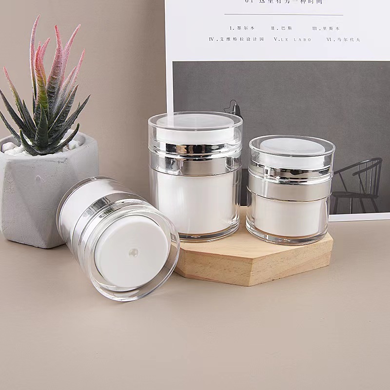 Häufig verwendete Luftlose Flasche mit unterschiedlicher Kapazität 30ml 50ml 80ml 100ml Annahme der Anpassung
